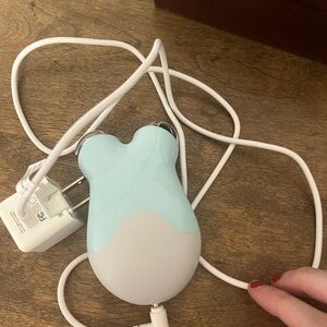 NuFace Blue and White Facial Toning Device
